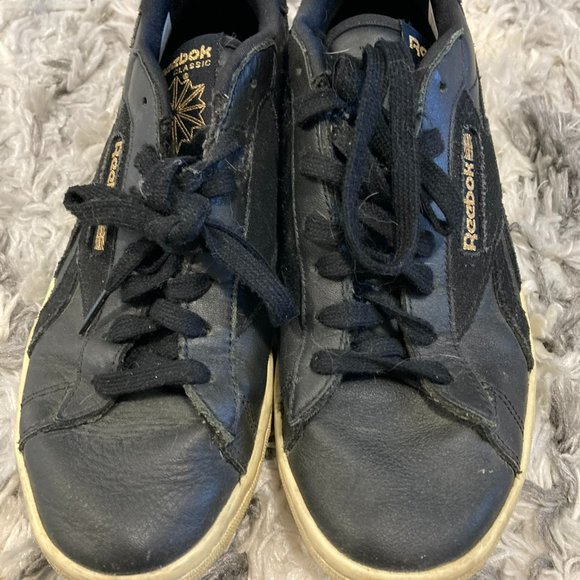 Size 8 Leather Reeboks - Picture 2 of 5